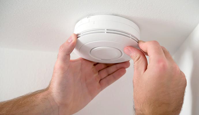 installing carbon monoxide detector